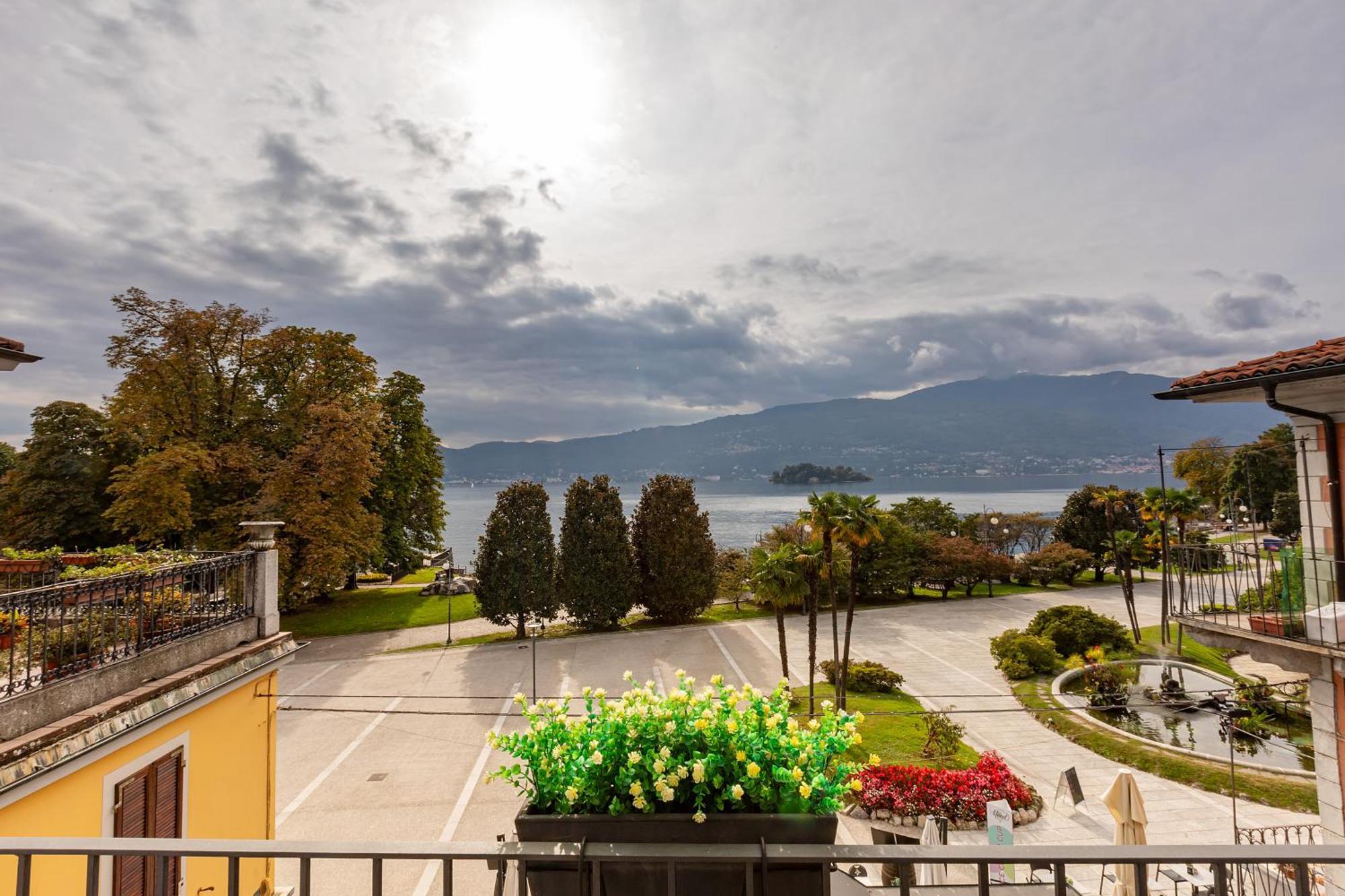 Hotel Novara Вербанія Екстер'єр фото