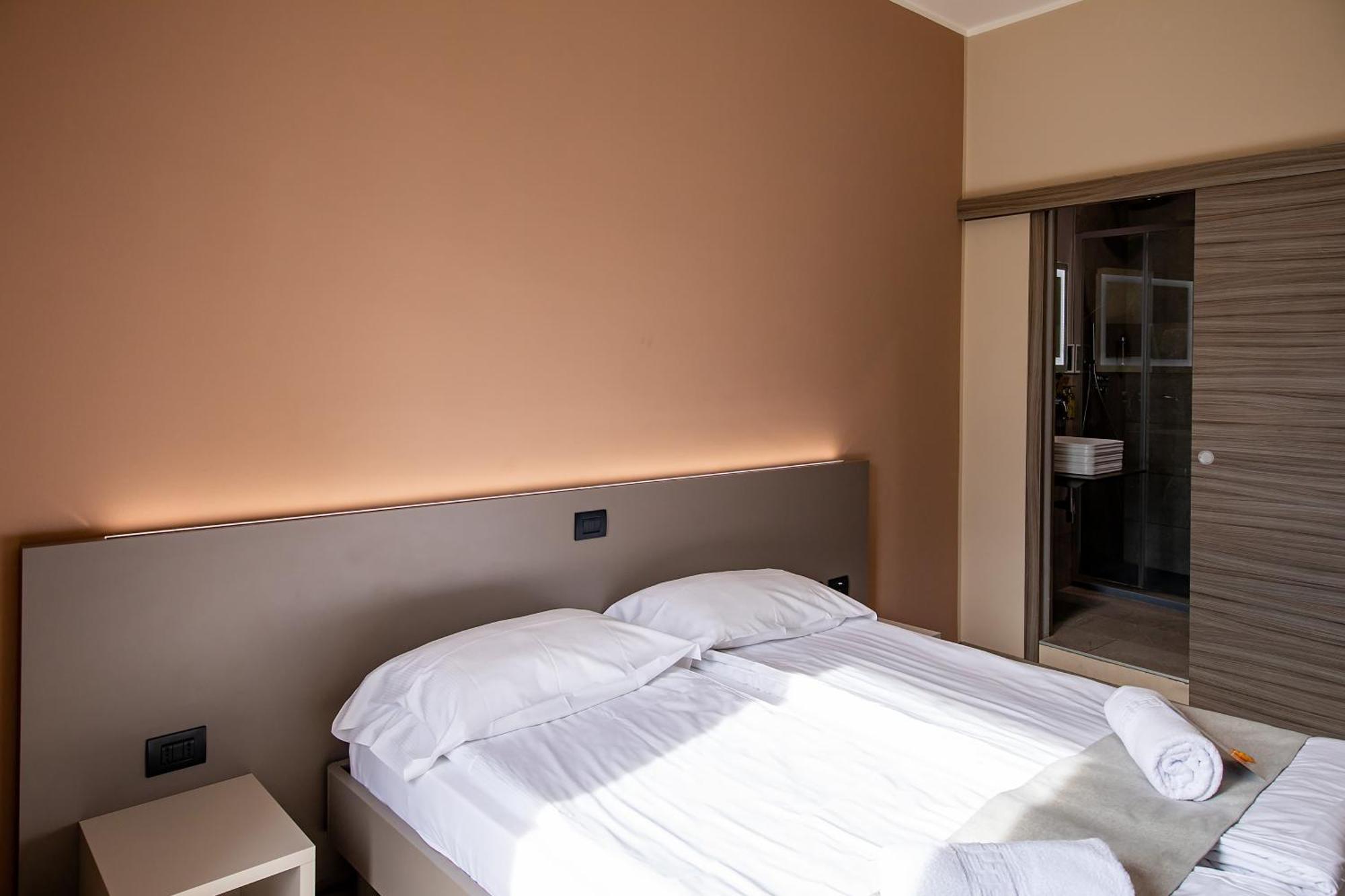 Hotel Novara Вербанія Екстер'єр фото